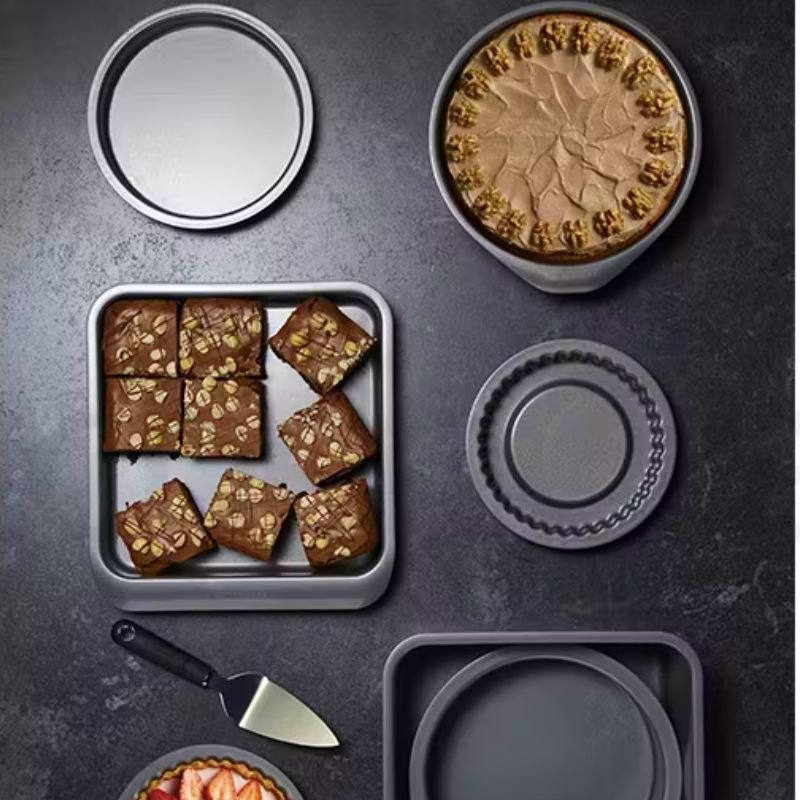Smart Space Stacking Seven Piece Non-Stick Roasting, Baking & Pastry Set | Cookware | Oven Trays | The Elms