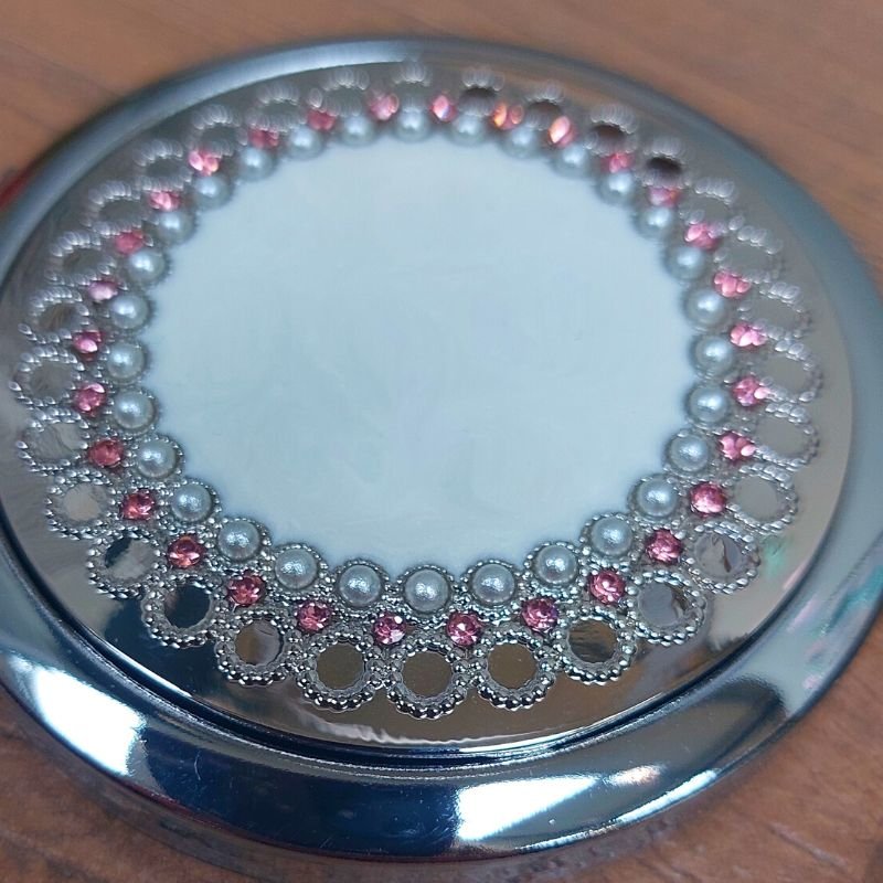 Vintage Pearl Compact Mirror | Gifts | Accessories | The Elms