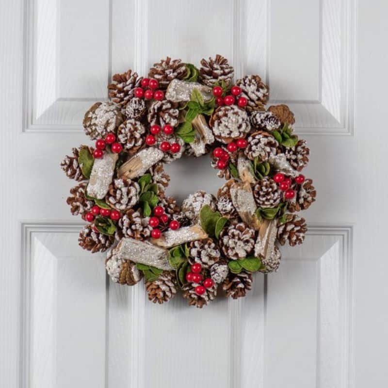 Natural Cone/Redberry Wreath - 37cm | Christmas | Christmas Wreaths | The Elms