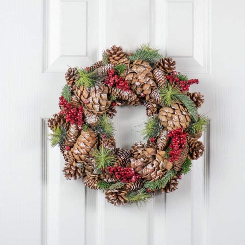Spruce Redberry Wreath - 38cm | Christmas | Christmas Wreaths | The Elms