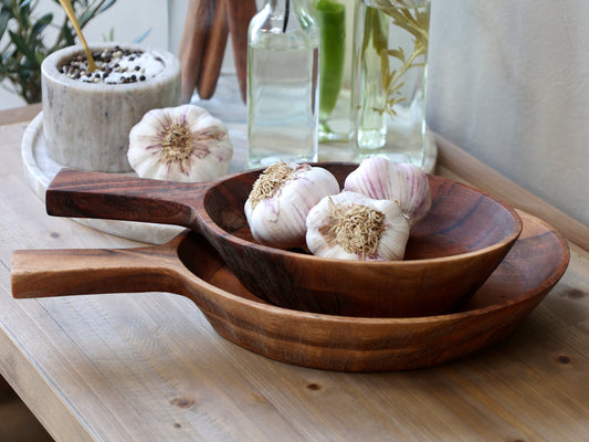 Laon tray w. handle acacia wood